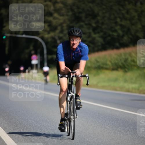 01.09.2024 - 17. Tribühne Triathlon H.Heesch http://msf.ph/oto/6944086 01.09.2024 11:36:25 Radfahren 312, 330, 382, 470, 545 meine-sportfotos.de