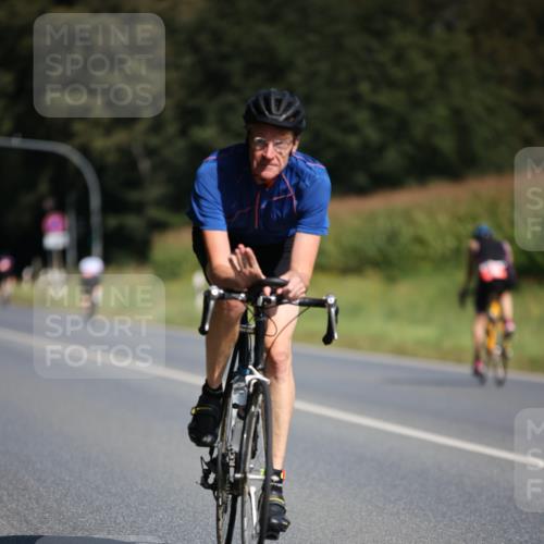 01.09.2024 - 17. Tribühne Triathlon H.Heesch http://msf.ph/oto/6944097 01.09.2024 11:36:25 Radfahren 312, 330, 382, 470, 545 meine-sportfotos.de