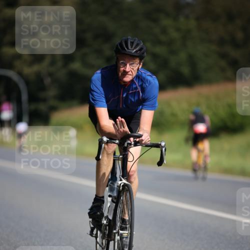 01.09.2024 - 17. Tribühne Triathlon H.Heesch http://msf.ph/oto/6944103 01.09.2024 11:36:26 Radfahren 312, 330, 382, 470, 545 meine-sportfotos.de
