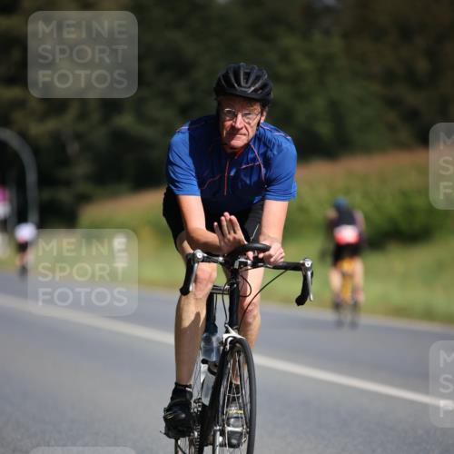 01.09.2024 - 17. Tribühne Triathlon H.Heesch http://msf.ph/oto/6944107 01.09.2024 11:36:26 Radfahren 312, 330, 382, 470, 545 meine-sportfotos.de