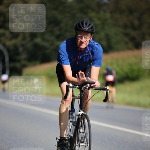 01.09.2024 - 17. Tribühne Triathlon H.Heesch http://msf.ph/oto/6944110 01.09.2024 11:36:26 Radfahren 312, 330, 382, 470, 545 meine-sportfotos.de