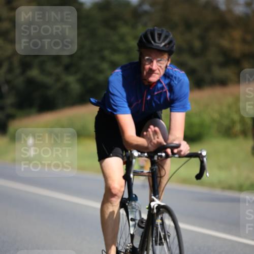 01.09.2024 - 17. Tribühne Triathlon H.Heesch http://msf.ph/oto/6944120 01.09.2024 11:36:26 Radfahren 312, 330, 382, 470, 545 meine-sportfotos.de