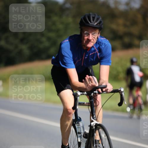 01.09.2024 - 17. Tribühne Triathlon H.Heesch http://msf.ph/oto/6944124 01.09.2024 11:36:26 Radfahren 312, 330, 382, 470, 545 meine-sportfotos.de