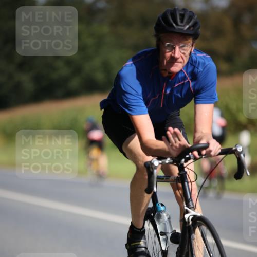01.09.2024 - 17. Tribühne Triathlon H.Heesch http://msf.ph/oto/6944127 01.09.2024 11:36:26 Radfahren 312, 330, 382, 470, 545 meine-sportfotos.de