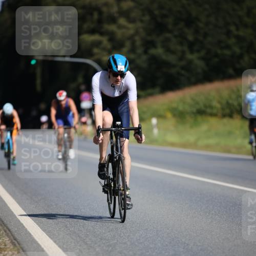 01.09.2024 - 17. Tribühne Triathlon H.Heesch http://msf.ph/oto/6944164 01.09.2024 11:36:36 Radfahren 309, 330, 341, 398, 409, 475, 545 meine-sportfotos.de