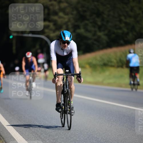 01.09.2024 - 17. Tribühne Triathlon H.Heesch http://msf.ph/oto/6944171 01.09.2024 11:36:37 Radfahren 309, 330, 341, 398, 409, 475 meine-sportfotos.de