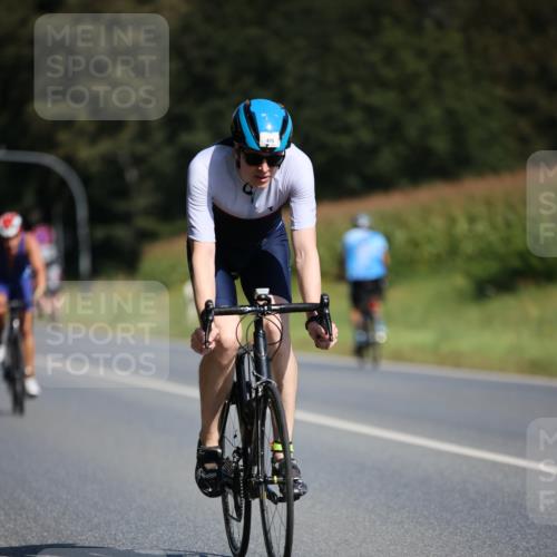 01.09.2024 - 17. Tribühne Triathlon H.Heesch http://msf.ph/oto/6944183 01.09.2024 11:36:37 Radfahren 309, 330, 341, 398, 409, 475 meine-sportfotos.de