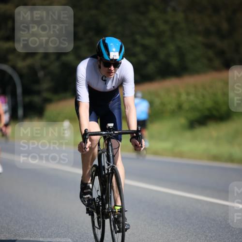 01.09.2024 - 17. Tribühne Triathlon H.Heesch http://msf.ph/oto/6944186 01.09.2024 11:36:37 Radfahren 309, 330, 341, 398, 409, 475 meine-sportfotos.de