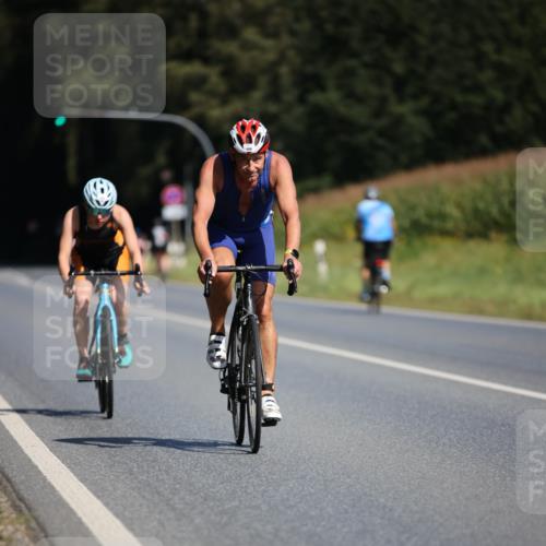01.09.2024 - 17. Tribühne Triathlon H.Heesch http://msf.ph/oto/6944195 01.09.2024 11:36:39 Radfahren 309, 341, 395, 398, 409, 475 meine-sportfotos.de
