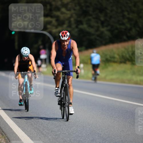 01.09.2024 - 17. Tribühne Triathlon H.Heesch http://msf.ph/oto/6944199 01.09.2024 11:36:39 Radfahren 309, 341, 395, 398, 409, 475 meine-sportfotos.de