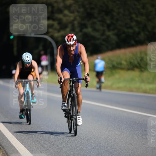 01.09.2024 - 17. Tribühne Triathlon H.Heesch http://msf.ph/oto/6944202 01.09.2024 11:36:39 Radfahren 309, 341, 395, 398, 409, 475 meine-sportfotos.de