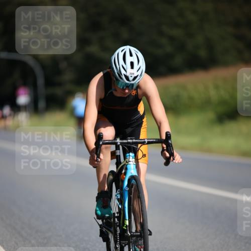 01.09.2024 - 17. Tribühne Triathlon H.Heesch http://msf.ph/oto/6944220 01.09.2024 11:36:40 Radfahren 309, 341, 395, 398, 409 meine-sportfotos.de