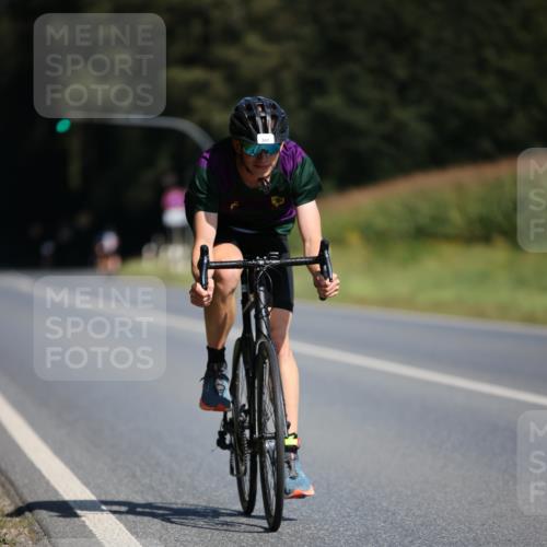 01.09.2024 - 17. Tribühne Triathlon H.Heesch http://msf.ph/oto/6944239 01.09.2024 11:36:43 Radfahren 309, 341, 395, 398, 486 meine-sportfotos.de