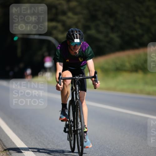 01.09.2024 - 17. Tribühne Triathlon H.Heesch http://msf.ph/oto/6944242 01.09.2024 11:36:43 Radfahren 309, 341, 395, 398, 486 meine-sportfotos.de