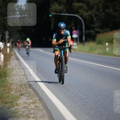 01.09.2024 - 17. Tribühne Triathlon H.Heesch http://msf.ph/oto/6944354 01.09.2024 11:37:04 Radfahren 372, 423, 459, 536 meine-sportfotos.de