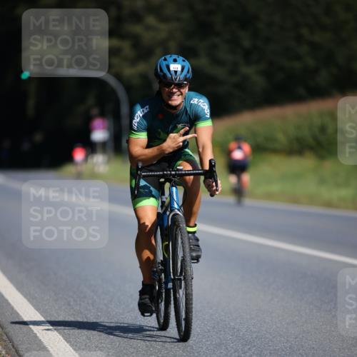 01.09.2024 - 17. Tribühne Triathlon H.Heesch http://msf.ph/oto/6944389 01.09.2024 11:37:05 Radfahren 372, 423, 459, 536 meine-sportfotos.de