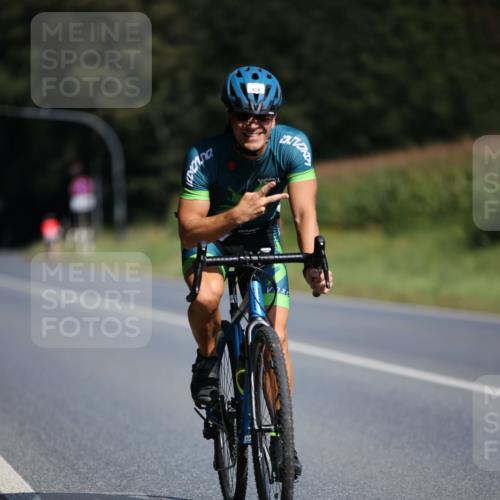 01.09.2024 - 17. Tribühne Triathlon H.Heesch http://msf.ph/oto/6944394 01.09.2024 11:37:05 Radfahren 372, 423, 459, 536 meine-sportfotos.de