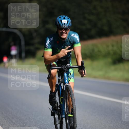 01.09.2024 - 17. Tribühne Triathlon H.Heesch http://msf.ph/oto/6944397 01.09.2024 11:37:05 Radfahren 372, 423, 459, 536 meine-sportfotos.de