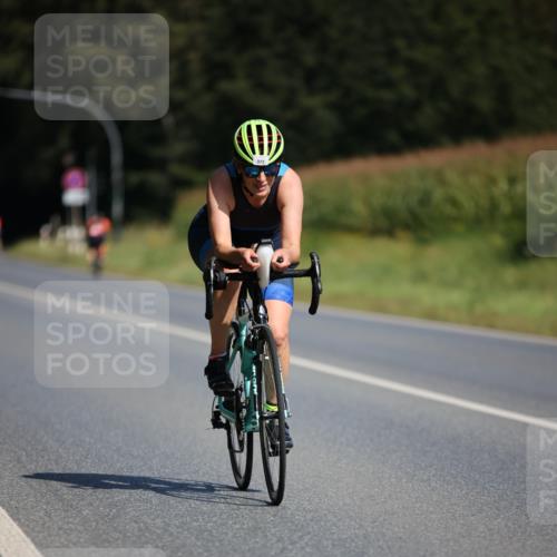 01.09.2024 - 17. Tribühne Triathlon H.Heesch http://msf.ph/oto/6944413 01.09.2024 11:37:10 Radfahren 372, 412, 459, 460, 504, 508, 536 meine-sportfotos.de