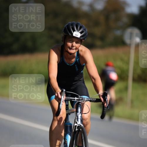 01.09.2024 - 17. Tribühne Triathlon H.Heesch http://msf.ph/oto/6944501 01.09.2024 11:37:19 Radfahren 412, 460, 474, 504, 508, 551 meine-sportfotos.de