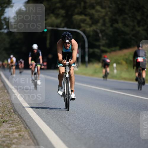 01.09.2024 - 17. Tribühne Triathlon H.Heesch http://msf.ph/oto/6944514 01.09.2024 11:37:25 Radfahren 404, 454, 474, 495, 551 meine-sportfotos.de