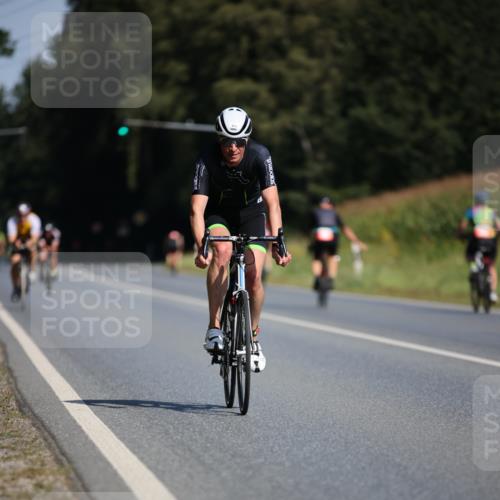 01.09.2024 - 17. Tribühne Triathlon H.Heesch http://msf.ph/oto/6944537 01.09.2024 11:37:27 Radfahren 404, 454, 474, 495, 551 meine-sportfotos.de
