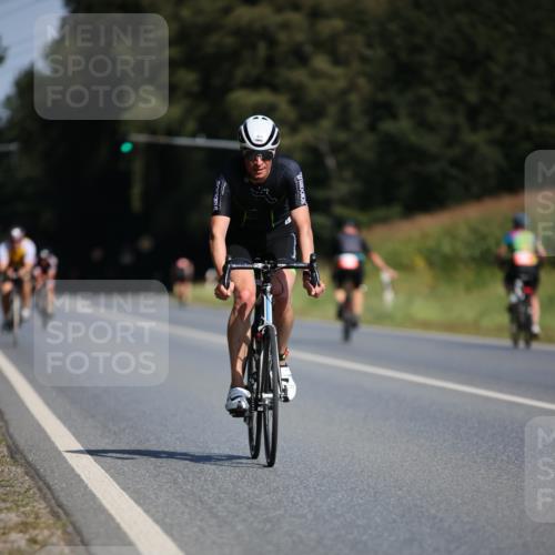 01.09.2024 - 17. Tribühne Triathlon H.Heesch http://msf.ph/oto/6944540 01.09.2024 11:37:27 Radfahren 404, 454, 474, 495, 551 meine-sportfotos.de
