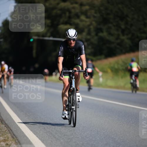 01.09.2024 - 17. Tribühne Triathlon H.Heesch http://msf.ph/oto/6944543 01.09.2024 11:37:27 Radfahren 404, 454, 474, 495, 551 meine-sportfotos.de