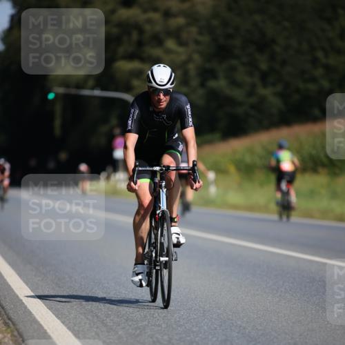 01.09.2024 - 17. Tribühne Triathlon H.Heesch http://msf.ph/oto/6944545 01.09.2024 11:37:27 Radfahren 404, 454, 474, 495, 551 meine-sportfotos.de