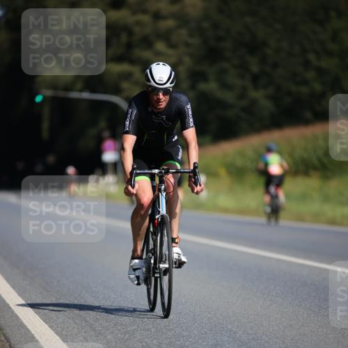 01.09.2024 - 17. Tribühne Triathlon H.Heesch http://msf.ph/oto/6944548 01.09.2024 11:37:27 Radfahren 404, 454, 474, 495, 551 meine-sportfotos.de
