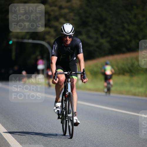 01.09.2024 - 17. Tribühne Triathlon H.Heesch http://msf.ph/oto/6944551 01.09.2024 11:37:27 Radfahren 404, 454, 474, 495, 551 meine-sportfotos.de