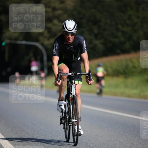 01.09.2024 - 17. Tribühne Triathlon H.Heesch http://msf.ph/oto/6944554 01.09.2024 11:37:27 Radfahren 404, 454, 474, 495, 551 meine-sportfotos.de