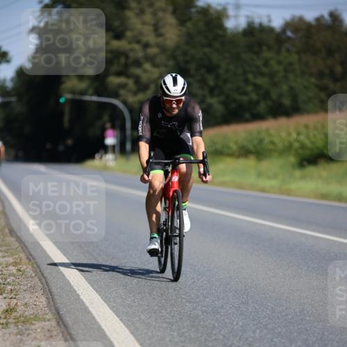 01.09.2024 - 17. Tribühne Triathlon H.Heesch http://msf.ph/oto/6944669 01.09.2024 11:37:58 Radfahren 445, 478, 520, 529 meine-sportfotos.de