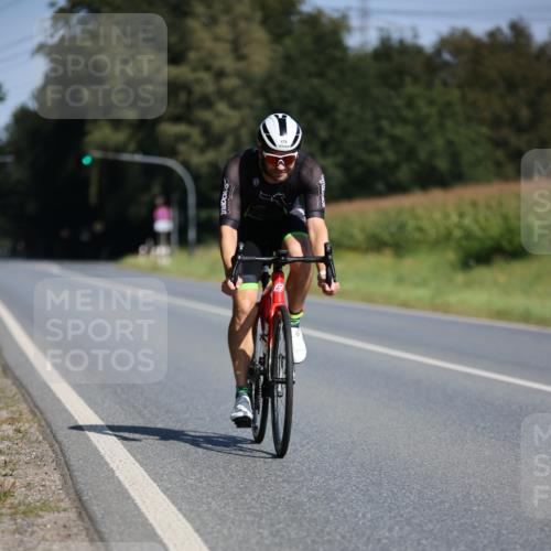 01.09.2024 - 17. Tribühne Triathlon H.Heesch http://msf.ph/oto/6944671 01.09.2024 11:37:58 Radfahren 445, 478, 520, 529 meine-sportfotos.de
