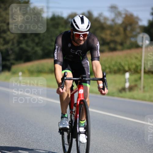 01.09.2024 - 17. Tribühne Triathlon H.Heesch http://msf.ph/oto/6944687 01.09.2024 11:37:59 Radfahren 445, 478, 520, 529 meine-sportfotos.de
