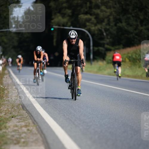 01.09.2024 - 17. Tribühne Triathlon H.Heesch http://msf.ph/oto/6944700 01.09.2024 11:38:08 Radfahren 360, 390, 431, 463, 489, 553 meine-sportfotos.de
