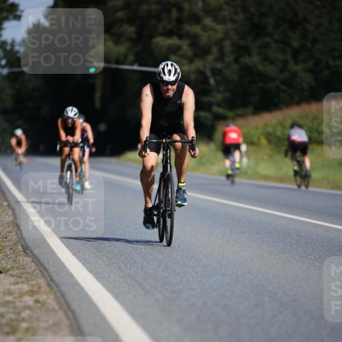 01.09.2024 - 17. Tribühne Triathlon H.Heesch http://msf.ph/oto/6944722 01.09.2024 11:38:09 Radfahren 360, 362, 390, 431, 463, 489, 553 meine-sportfotos.de