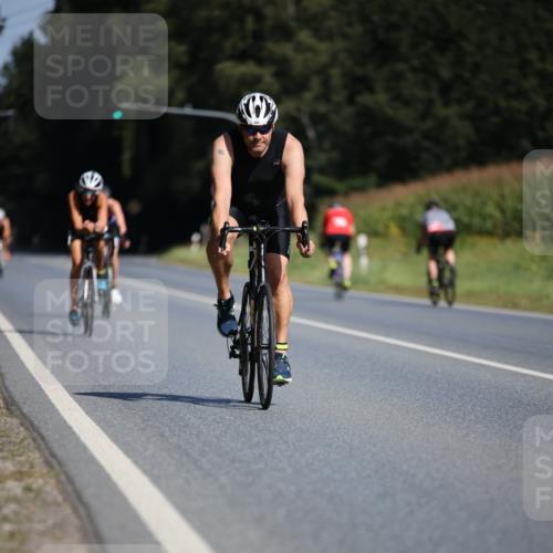 01.09.2024 - 17. Tribühne Triathlon H.Heesch http://msf.ph/oto/6944729 01.09.2024 11:38:09 Radfahren 360, 362, 390, 431, 463, 489, 553 meine-sportfotos.de