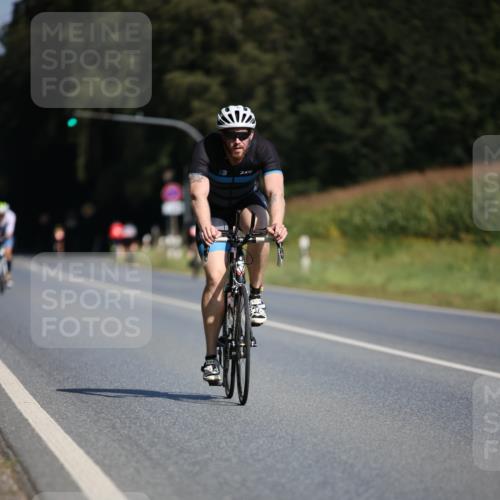 01.09.2024 - 17. Tribühne Triathlon H.Heesch http://msf.ph/oto/6944815 01.09.2024 11:38:20 Radfahren 362, 463, 498, 525 meine-sportfotos.de