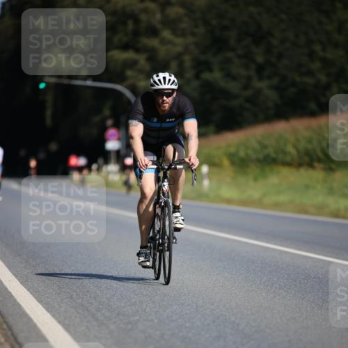 01.09.2024 - 17. Tribühne Triathlon H.Heesch http://msf.ph/oto/6944818 01.09.2024 11:38:20 Radfahren 362, 463, 498, 525 meine-sportfotos.de