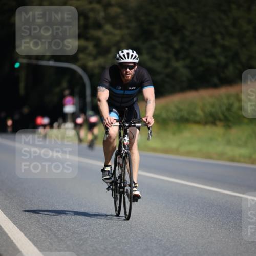 01.09.2024 - 17. Tribühne Triathlon H.Heesch http://msf.ph/oto/6944828 01.09.2024 11:38:20 Radfahren 362, 463, 498, 525 meine-sportfotos.de
