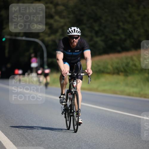 01.09.2024 - 17. Tribühne Triathlon H.Heesch http://msf.ph/oto/6944831 01.09.2024 11:38:20 Radfahren 362, 463, 498, 525 meine-sportfotos.de