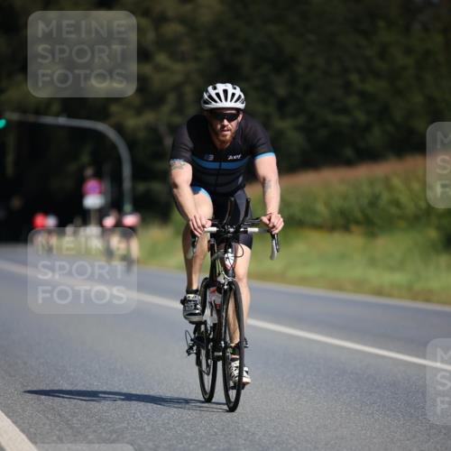 01.09.2024 - 17. Tribühne Triathlon H.Heesch http://msf.ph/oto/6944834 01.09.2024 11:38:20 Radfahren 362, 463, 498, 525 meine-sportfotos.de