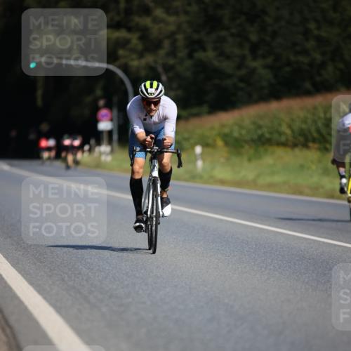 01.09.2024 - 17. Tribühne Triathlon H.Heesch http://msf.ph/oto/6944847 01.09.2024 11:38:24 Radfahren 369, 525 meine-sportfotos.de