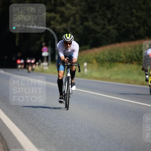 01.09.2024 - 17. Tribühne Triathlon H.Heesch http://msf.ph/oto/6944850 01.09.2024 11:38:24 Radfahren 369, 525 meine-sportfotos.de