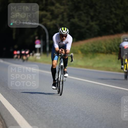01.09.2024 - 17. Tribühne Triathlon H.Heesch http://msf.ph/oto/6944855 01.09.2024 11:38:24 Radfahren 369, 525 meine-sportfotos.de