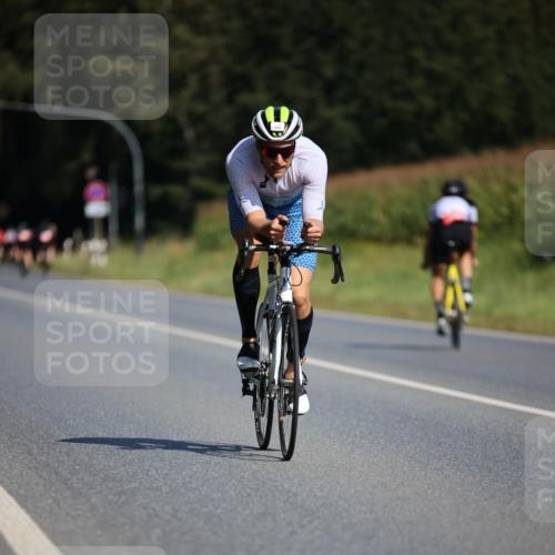 01.09.2024 - 17. Tribühne Triathlon H.Heesch http://msf.ph/oto/6944869 01.09.2024 11:38:24 Radfahren 369, 525 meine-sportfotos.de