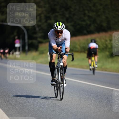 01.09.2024 - 17. Tribühne Triathlon H.Heesch http://msf.ph/oto/6944872 01.09.2024 11:38:24 Radfahren 369, 525 meine-sportfotos.de