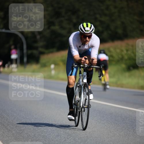 01.09.2024 - 17. Tribühne Triathlon H.Heesch http://msf.ph/oto/6944878 01.09.2024 11:38:25 Radfahren 369, 525 meine-sportfotos.de