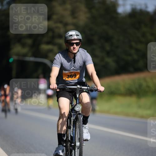 01.09.2024 - 17. Tribühne Triathlon H.Heesch http://msf.ph/oto/6944897 01.09.2024 11:38:31 Radfahren 318, 369, 455, 511 meine-sportfotos.de